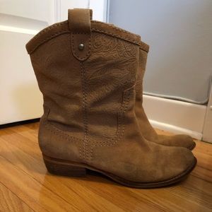 Fossil cowboy boots